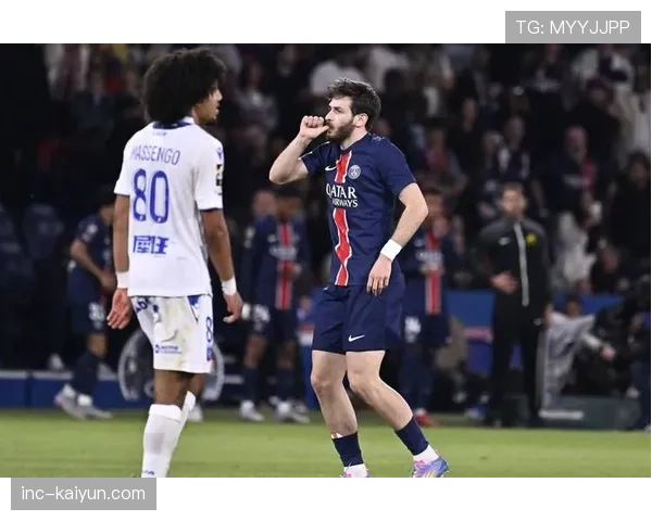 巴黎圣日耳曼3-0完胜马赛，继续领跑积分榜